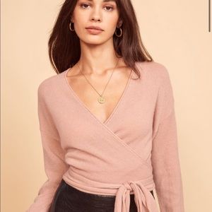 Reformation cashmere wrap in blush pink - XS